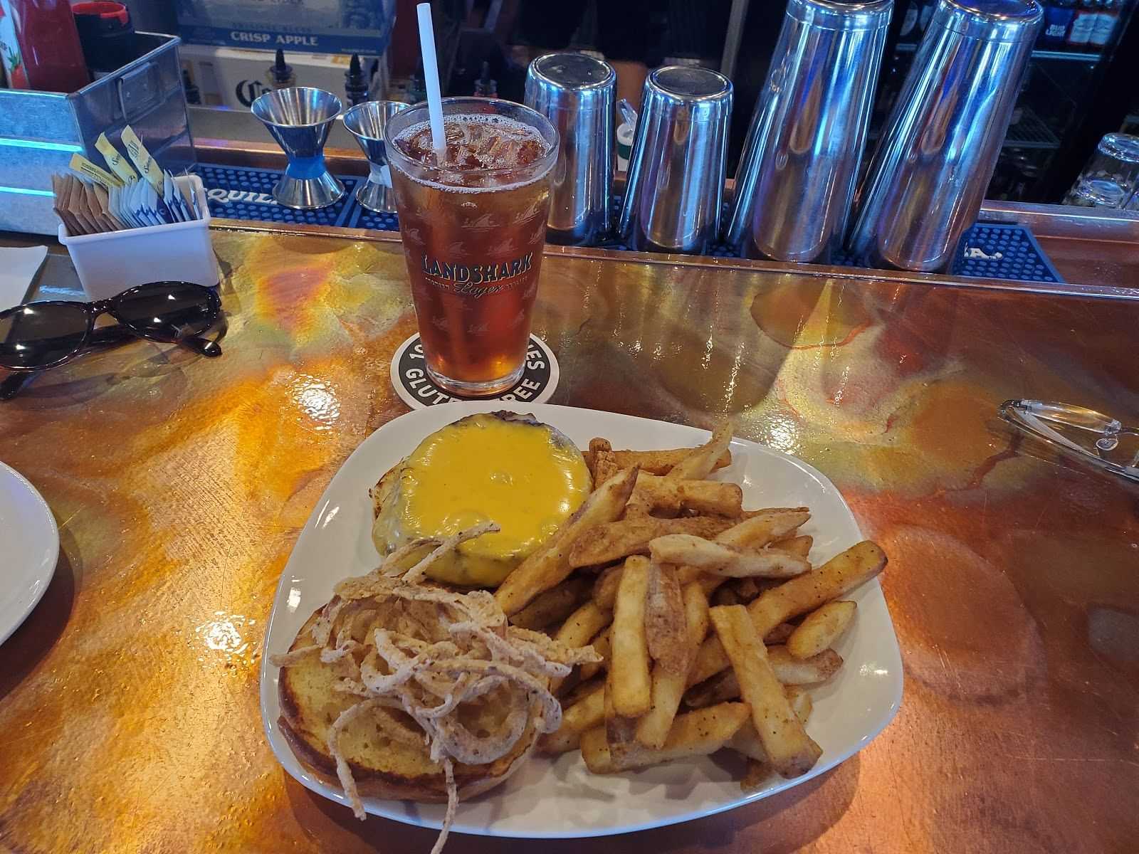 About Big Tunas Beach Bar & Grill